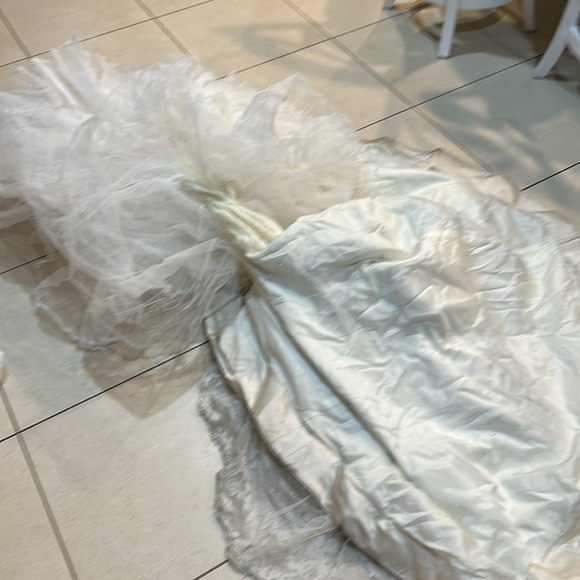 WATTERS Wedding gown - Picture 16 of 17